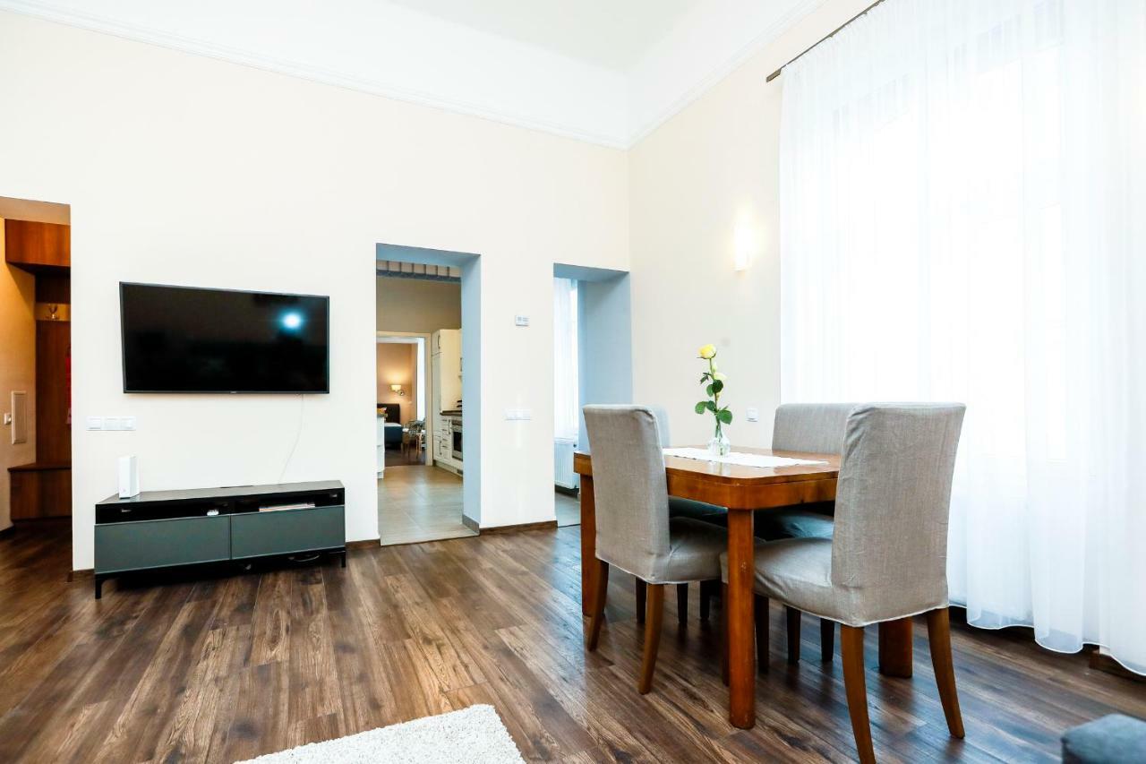 D8 Design Apartment & Studio 埃格尔 外观 照片
